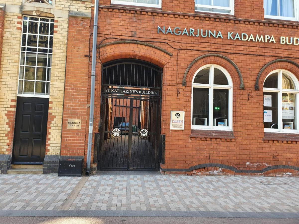 D19 Sangha Hall Leicester Exteriér fotografie
